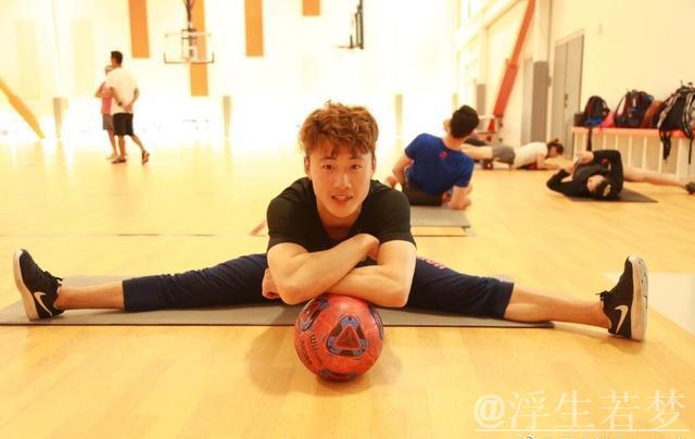 王心迪与孙佳旭成功闯入男子空中技巧决赛