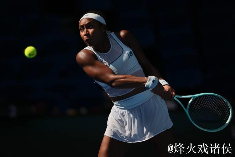 高芙2-1力克本西奇 中网九连胜强势晋级女单八强 高芙2-1力克本西奇 中网九连胜强势晋级女单八强